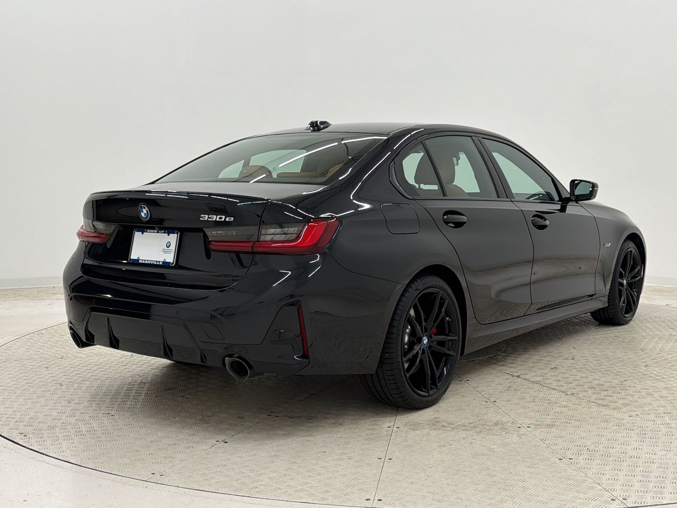 Used 2023 BMW 330e w/ M Sport Package RWD image 9