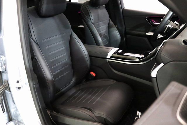 Used 2024 Mercedes-Benz GLC 300 4MATIC image 21