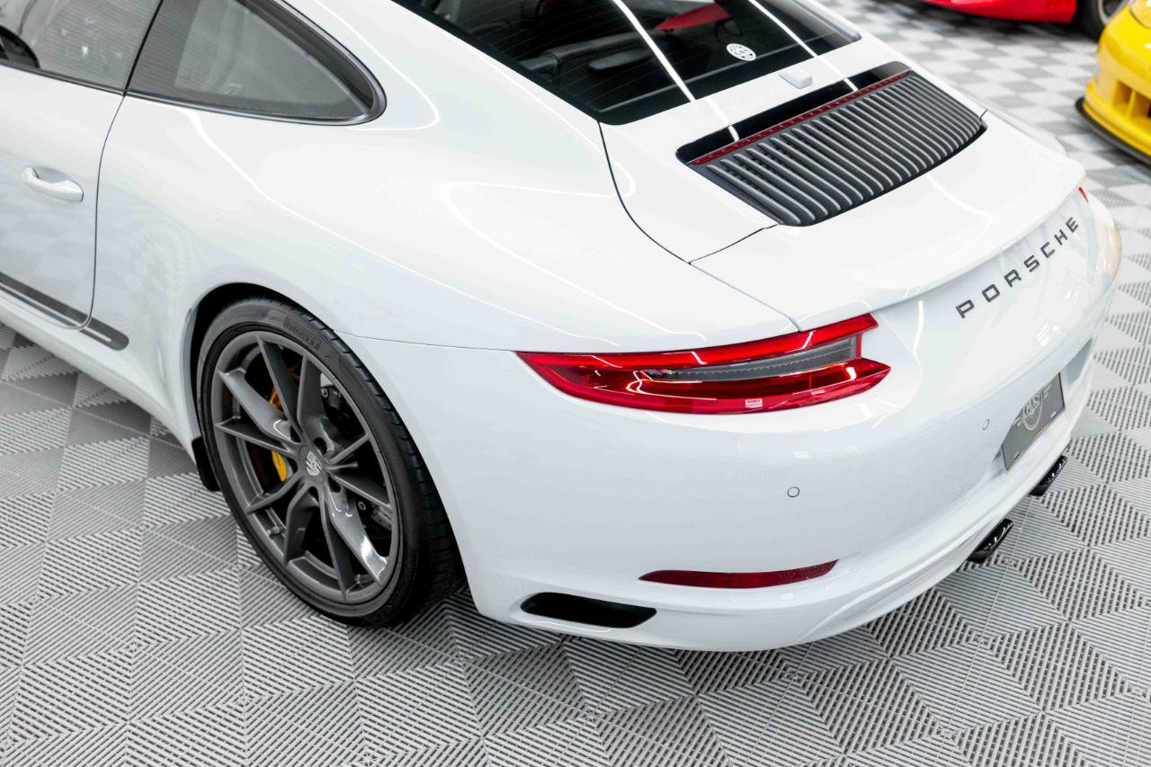 Used 2018 Porsche 911 Carrera T RWD image 32