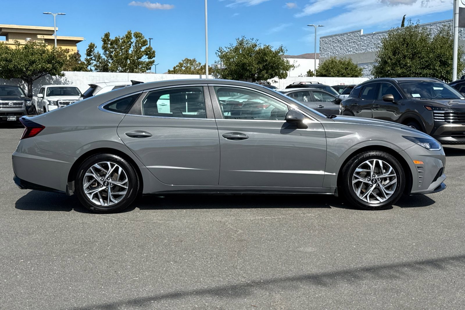 Used 2022 Hyundai Sonata SEL image 3