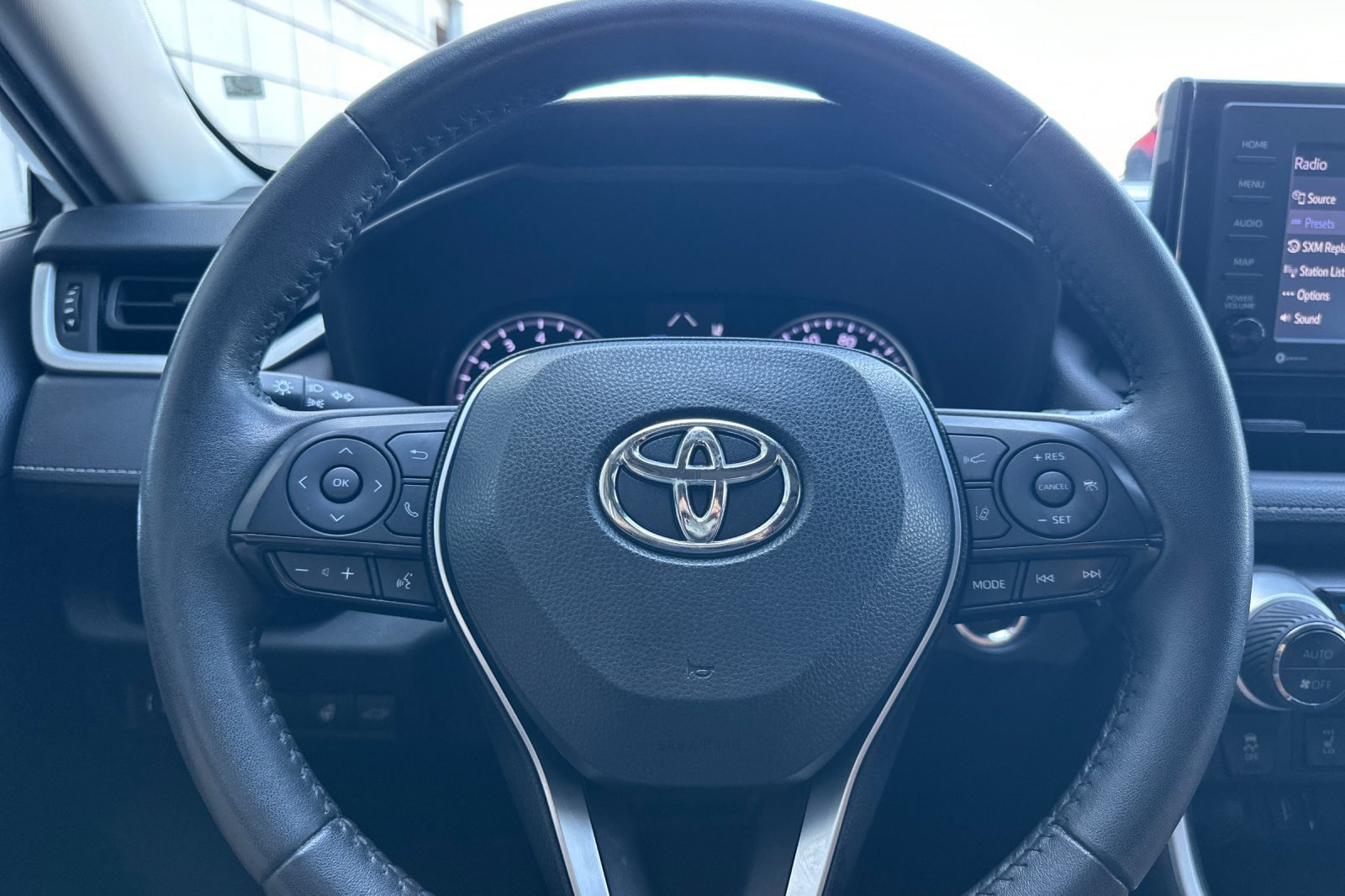 Certified 2022 Toyota RAV4 XLE w/ Convenience Package FWD image 23