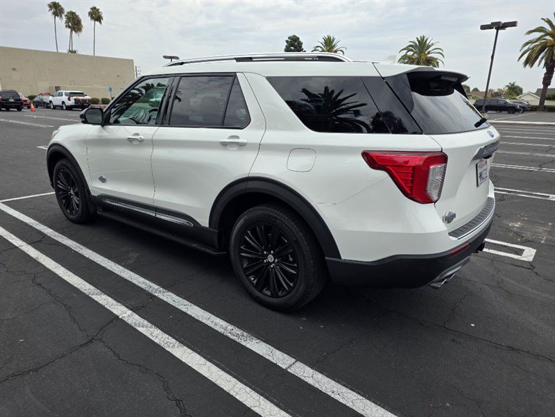 Used 2023 Ford Explorer King Ranch w/ Technology Package AWD/4WD image 3