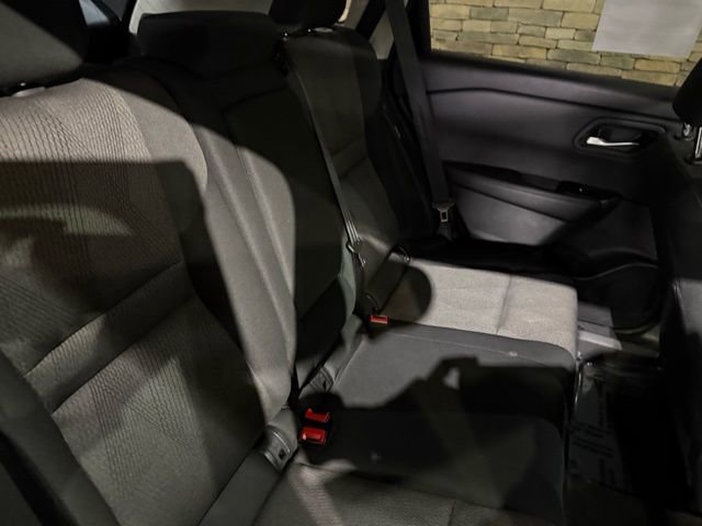 Certified 2025 Nissan Rogue SV image 4