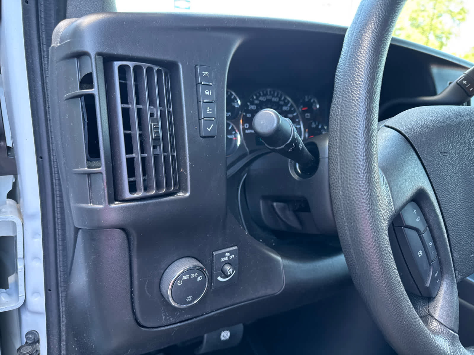 Used 2024 GMC Savana 2500 w/ Driver Convenience Package image 19