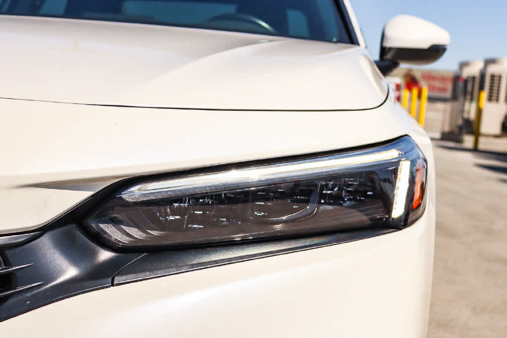 Used 2023 Honda Civic Touring image 7