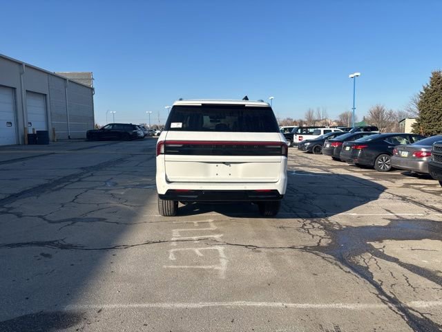 New 2026 Lincoln Navigator Reserve image 4