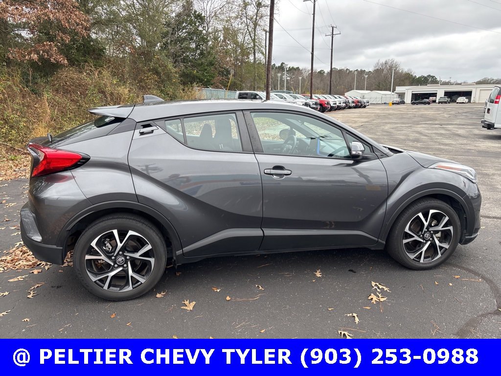 Used 2022 Toyota C-HR XLE image 8