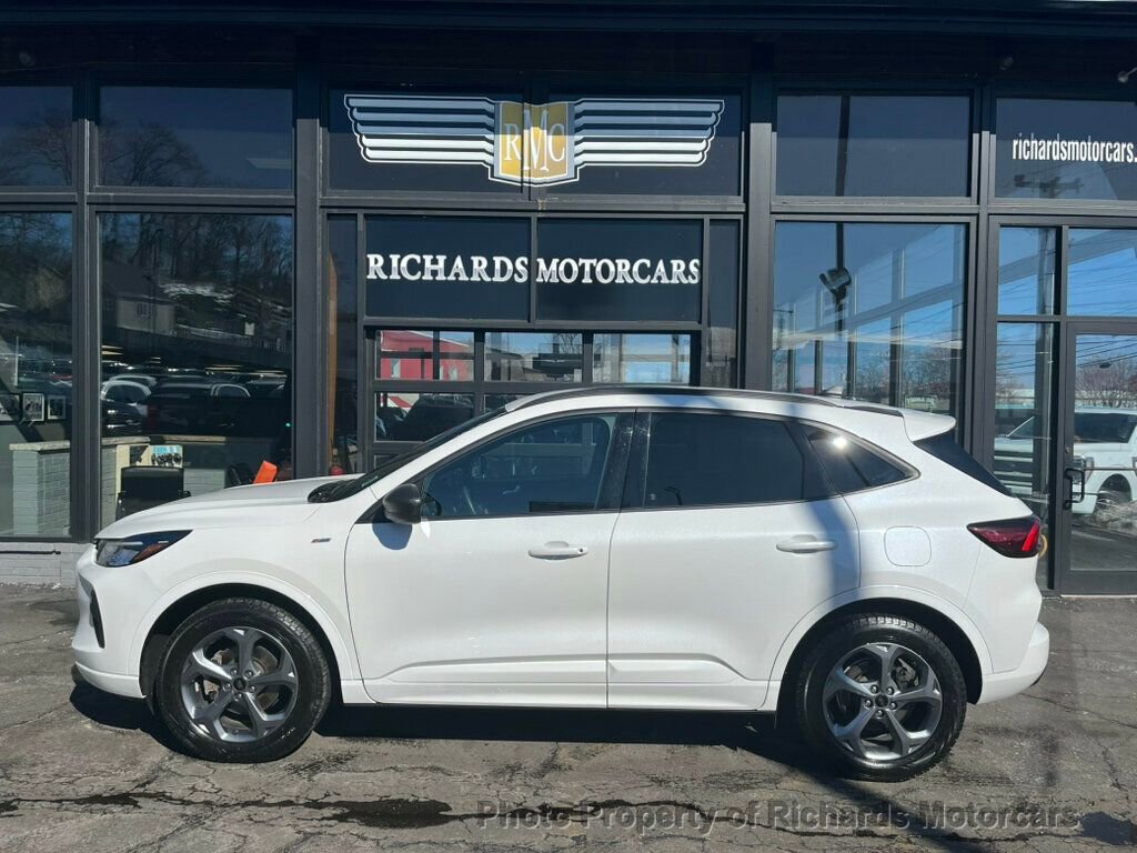 Used 2024 Ford Escape ST-Line image 6