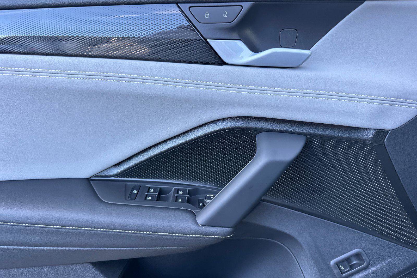 New 2026 Volkswagen Tiguan SE R-Line image 10