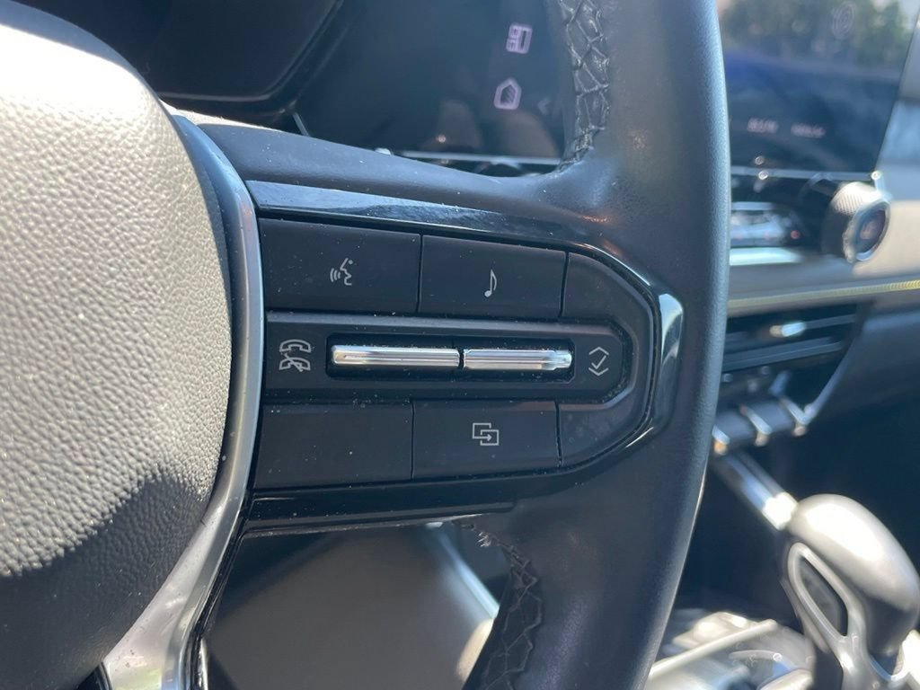 Used 2024 Chevrolet Colorado ZR2 w/ Technology Package AWD/4WD image 31