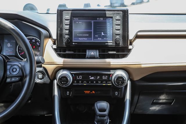 Used 2021 Toyota RAV4 XLE w/ Convenience Package FWD image 15