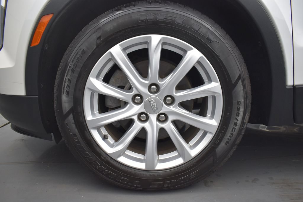 Used 2021 Cadillac XT4 Luxury w/ Driver Awareness Package FWD image 34