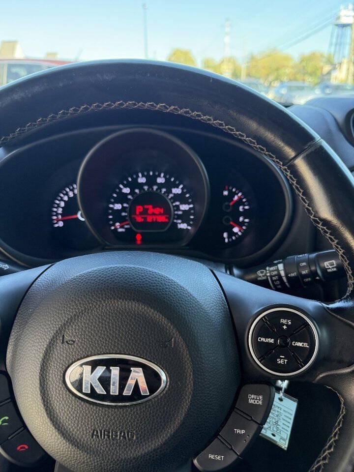 Used 2017 Kia Soul + w/ Designer's Package FWD image 18