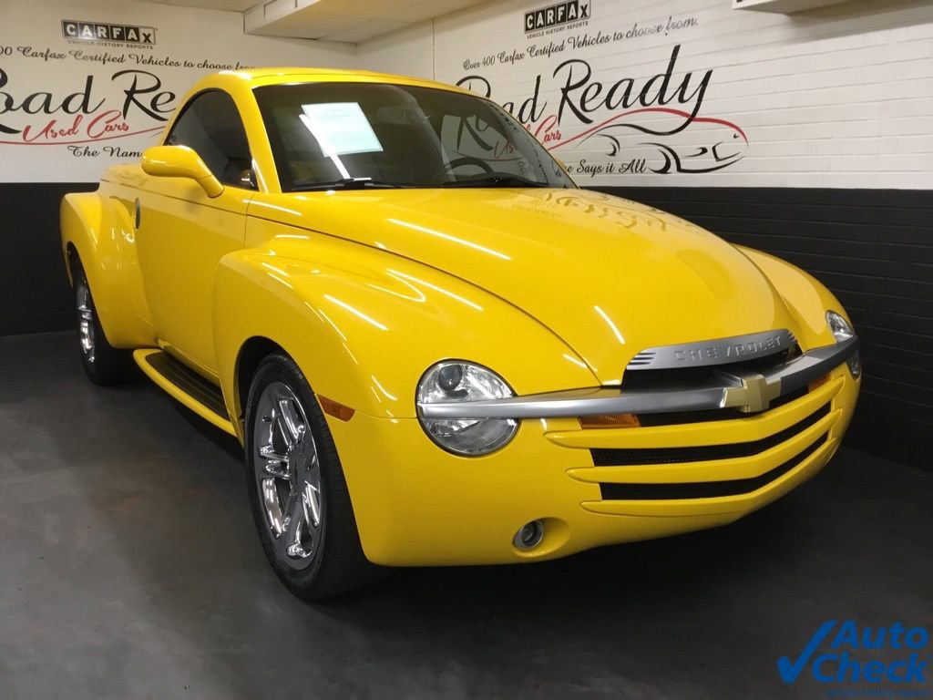 Used 2003 Chevrolet SSR w/ Preferred Equipment Group RWD image 14