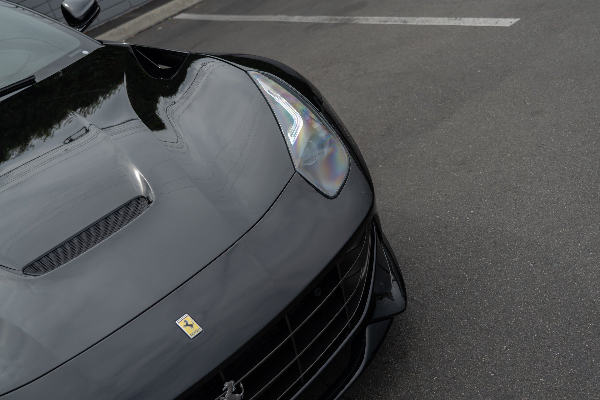 Used 2014 Ferrari F12 Berlinetta RWD image 18