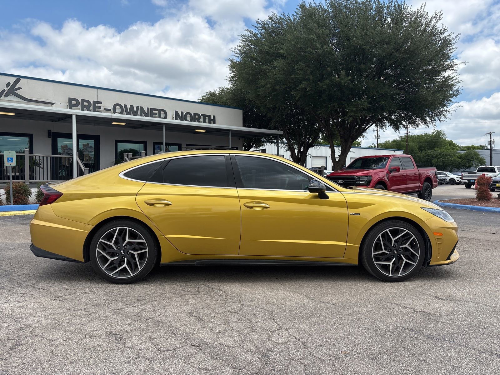 Used 2021 Hyundai Sonata N Line w/ Preferred Accessory Package FWD image 2