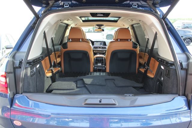 Used 2022 BMW X7 xDrive40i w/ Premium Package AWD/4WD image 28