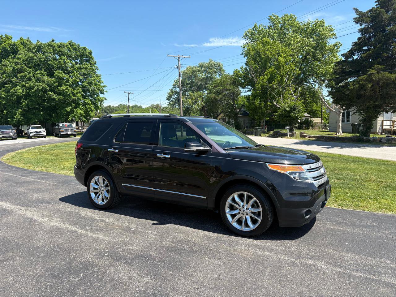 Used 2015 Ford Explorer XLT w/ Equipment Group 202B FWD image 29
