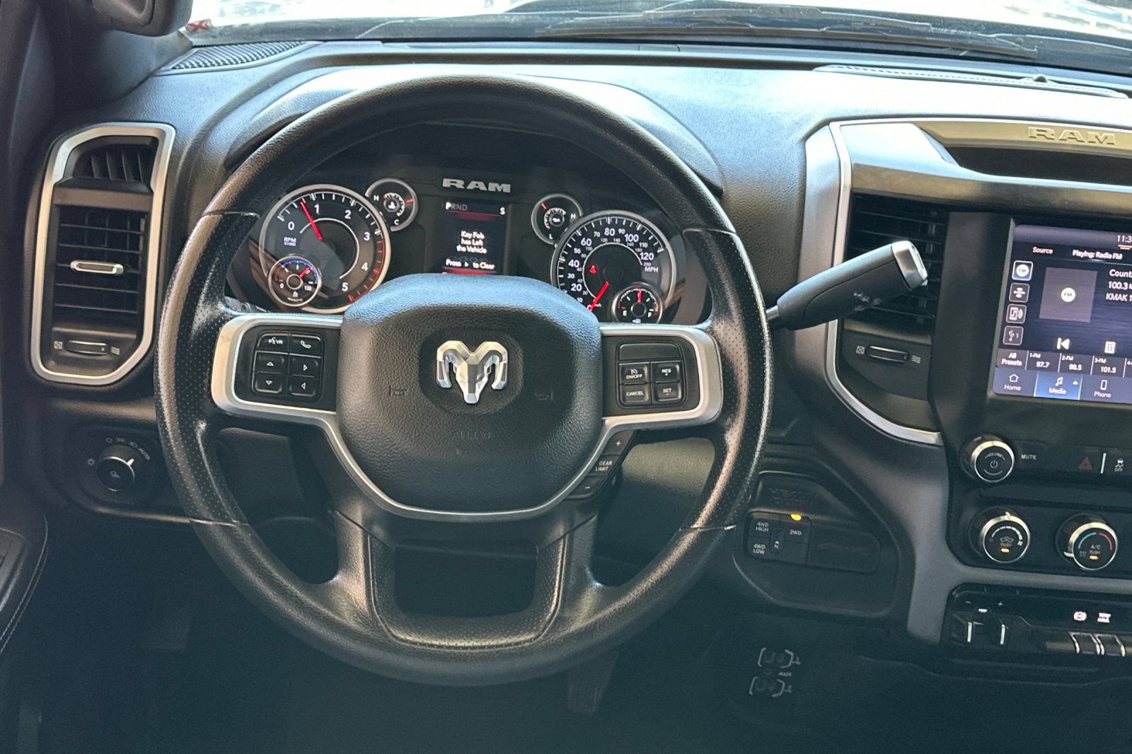 Used 2022 RAM 2500 Big Horn AWD/4WD image 15