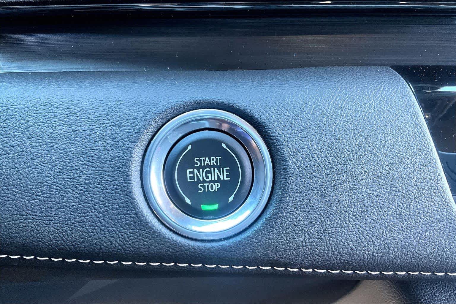 Used 2023 Cadillac Escalade ESV Premium Luxury RWD image 35