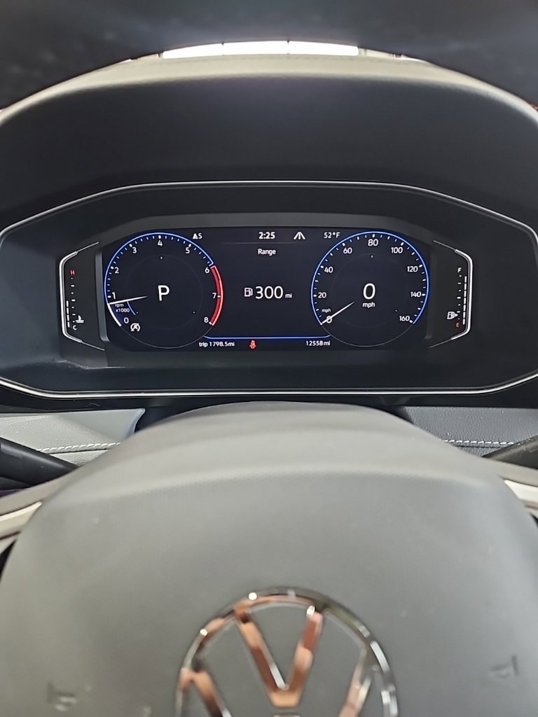 Used 2025 Volkswagen Jetta SEL image 34