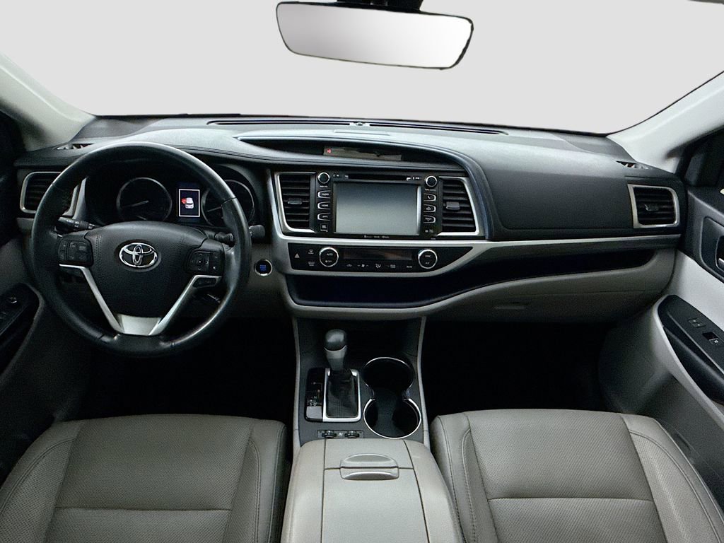 Used 2018 Toyota Highlander Limited FWD image 13