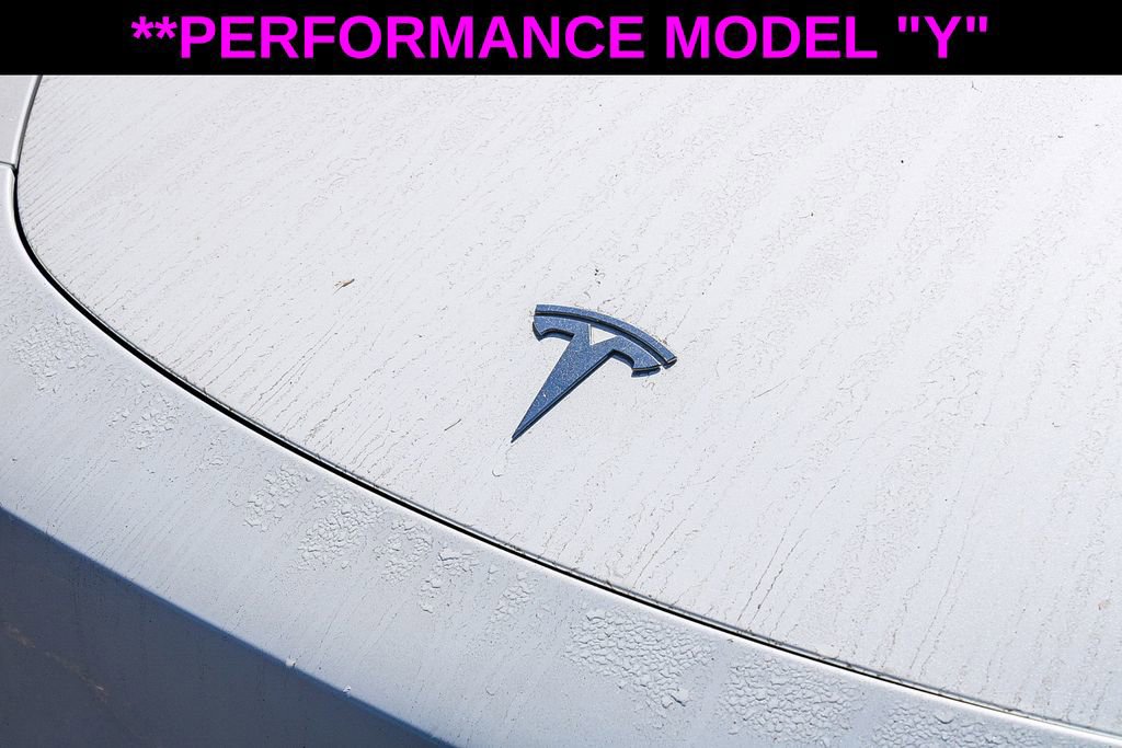 Used 2023 Tesla Model Y Performance image 9