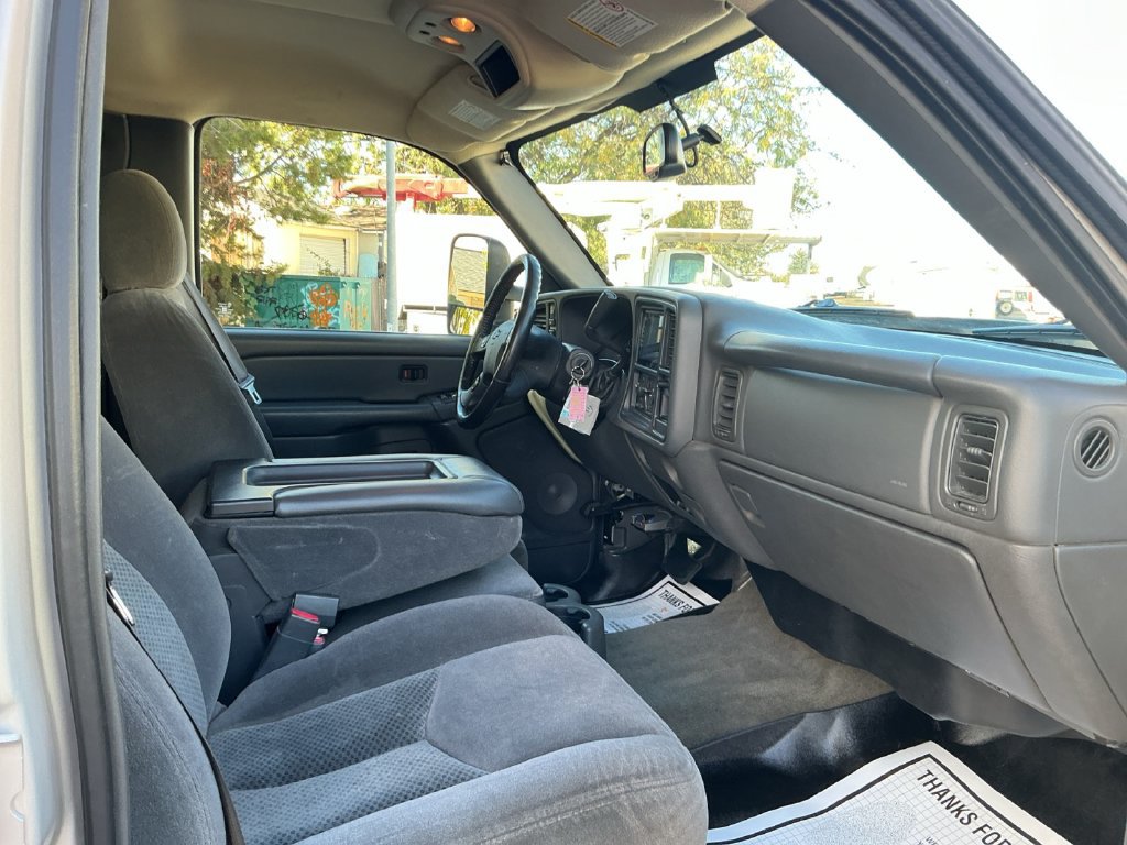 Used 2007 Chevrolet Silverado 2500 LT AWD/4WD image 30