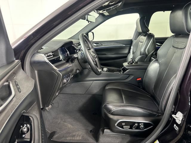 Used 2022 Jeep Grand Cherokee Overland w/ Advanced Protech Group III AWD/4WD image 11