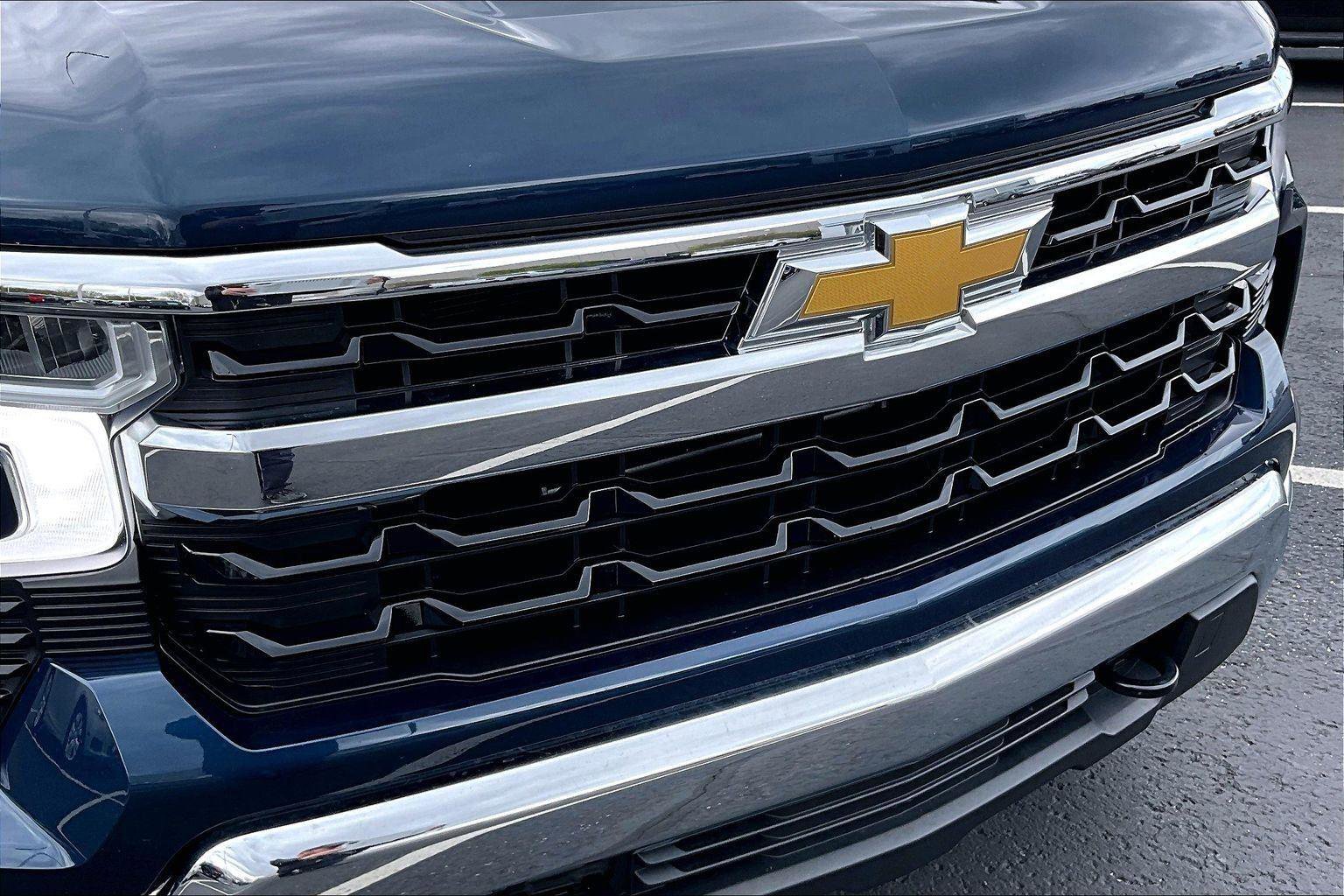Used 2023 Chevrolet Silverado 1500 LT AWD/4WD image 29