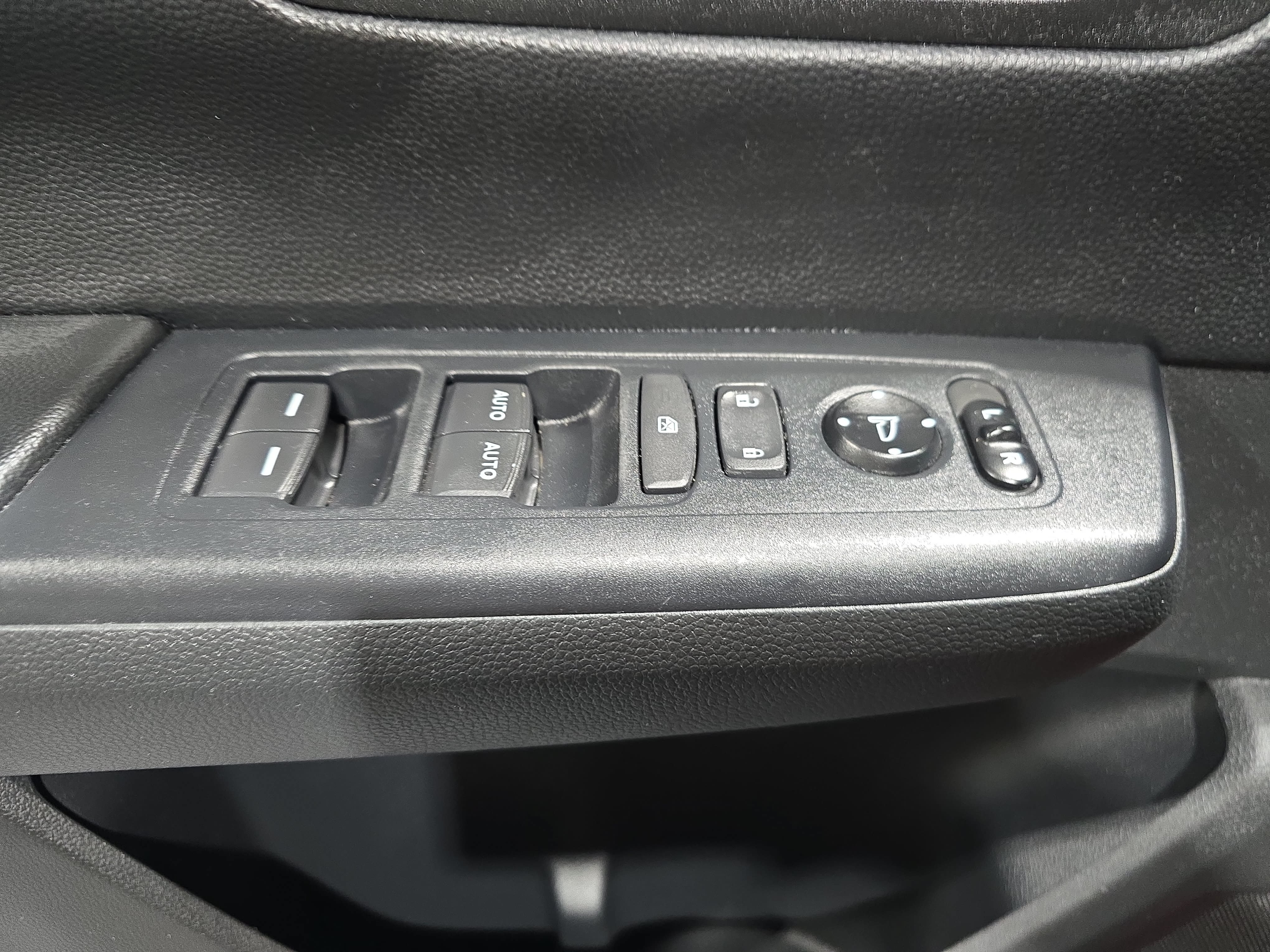 Used 2023 Honda CR-V Sport image 27