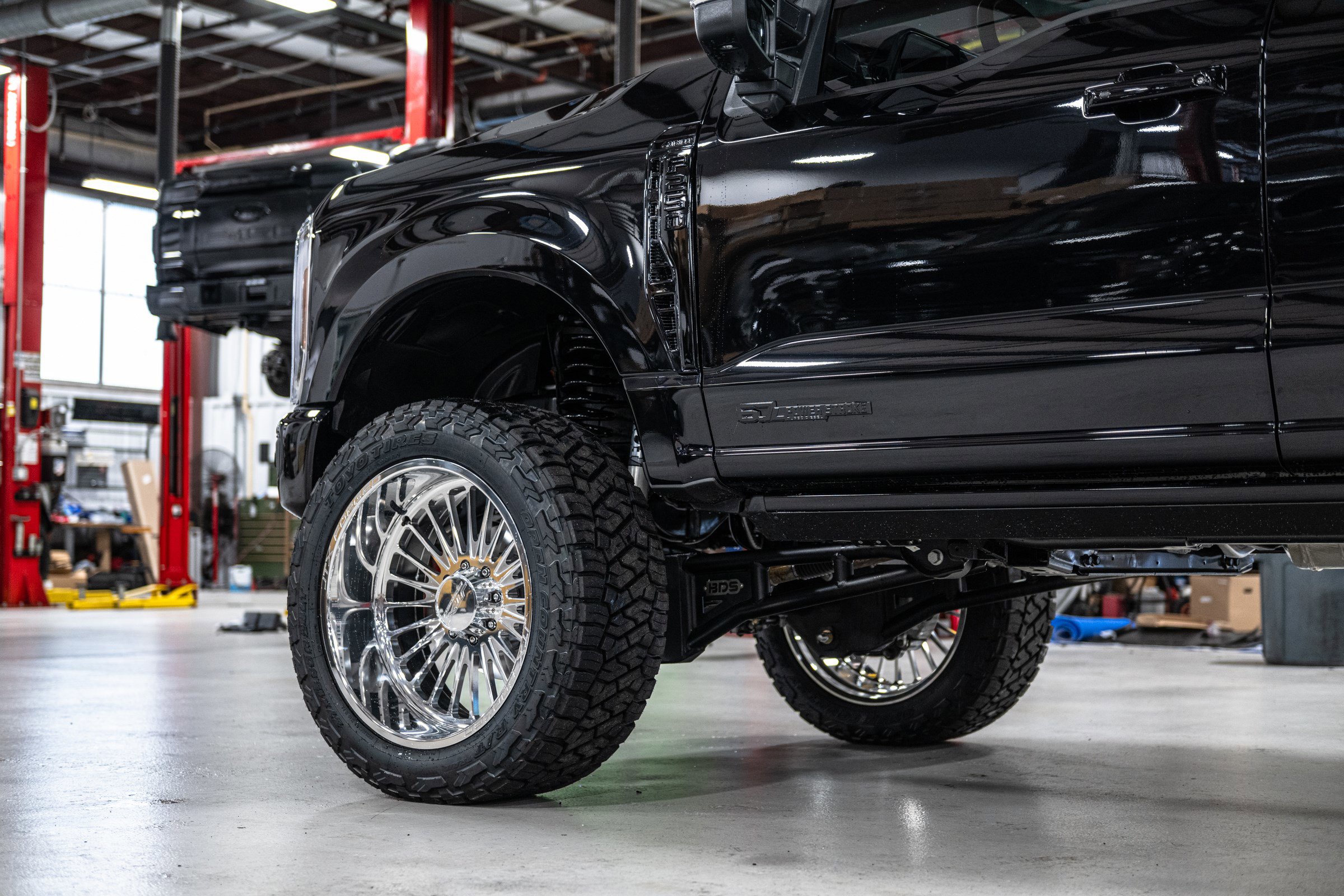 New 2025 Ford F250 Lariat w/ Lariat Ultimate Package image 12