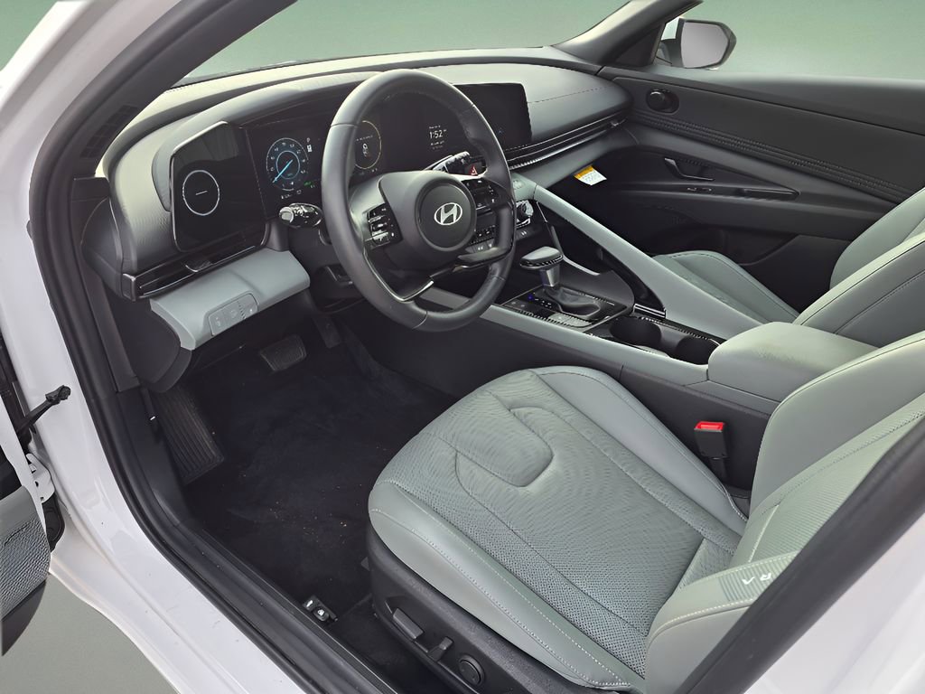 Used 2025 Hyundai Elantra Limited image 25