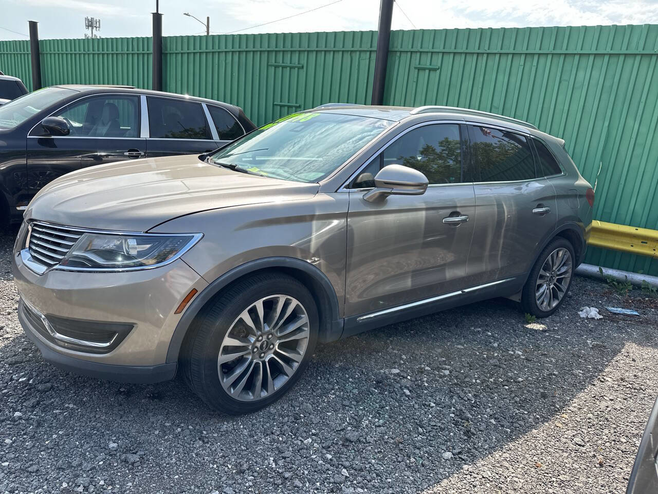 Used 2017 Lincoln MKX Reserve w/ Lincoln MKX Climate Package image 1