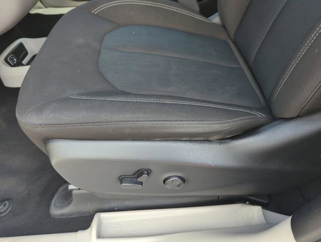 Used 2023 Chrysler Voyager LX FWD image 29