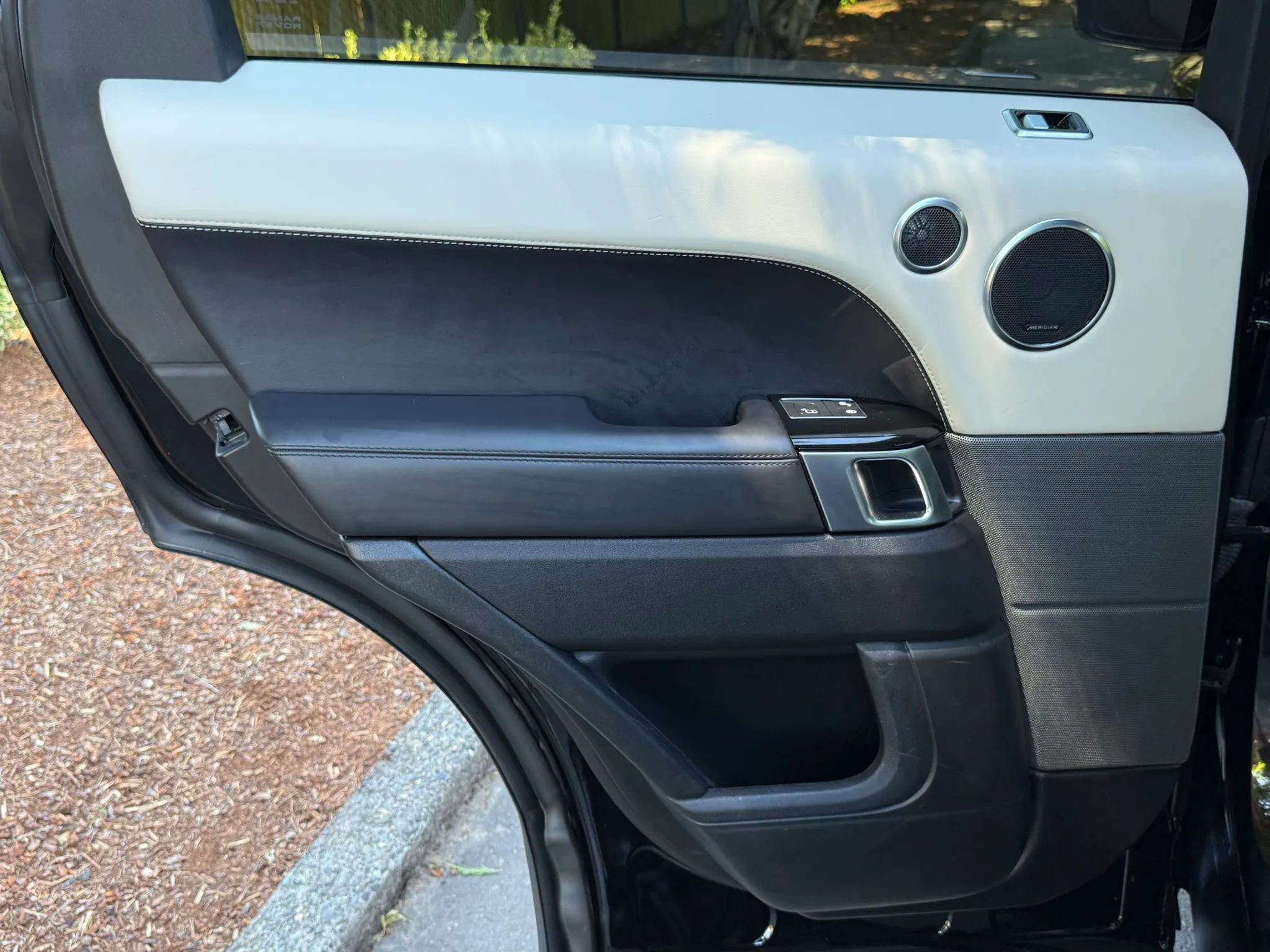 Used 2019 Land Rover Range Rover Sport Supercharged AWD/4WD image 35
