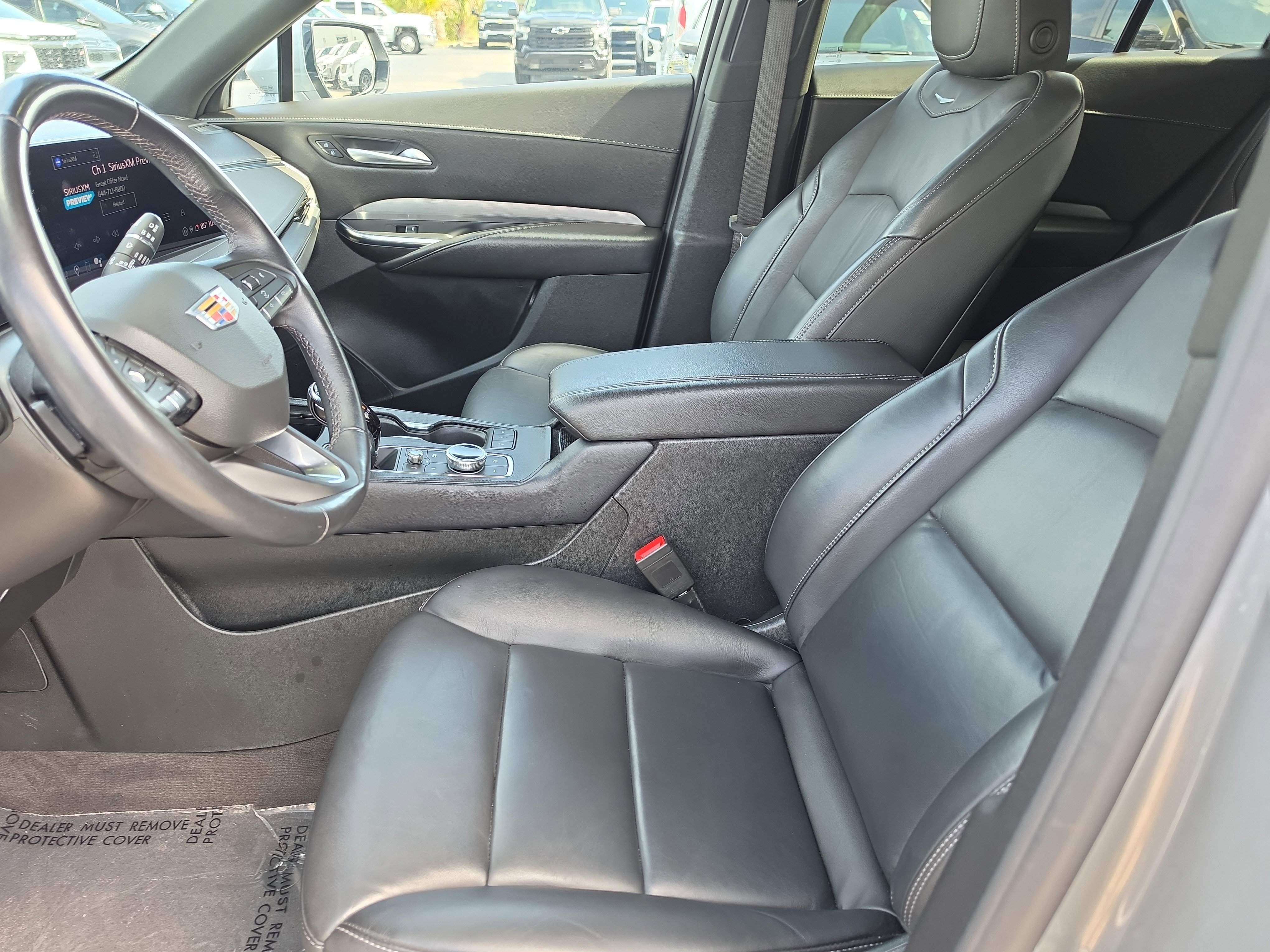 Used 2025 Cadillac XT4 Premium Luxury FWD image 16