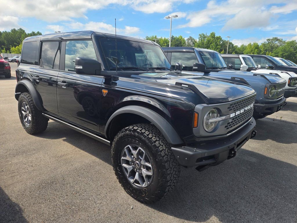 New 2025 Ford Bronco Badlands image 2
