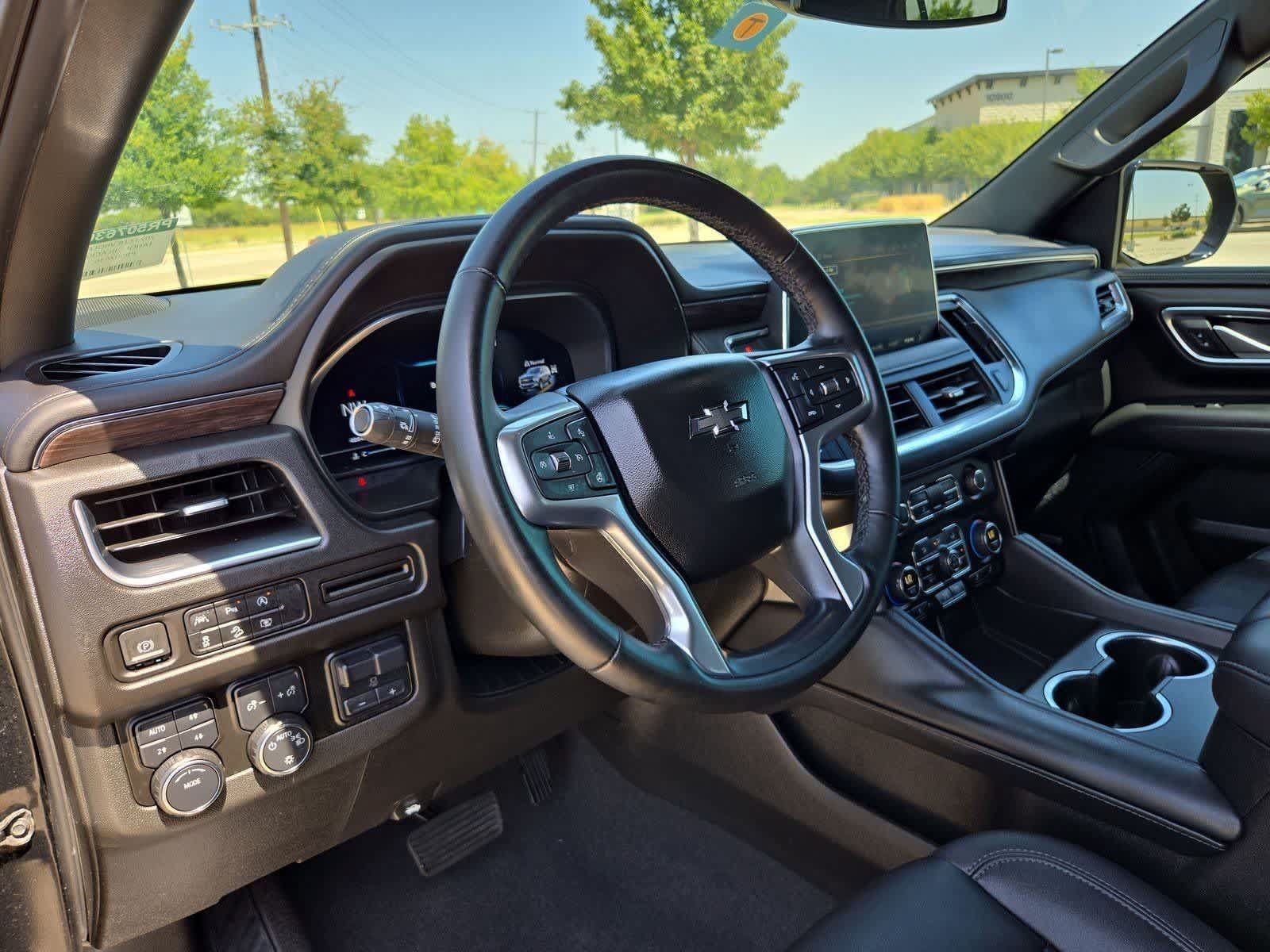 Used 2023 Chevrolet Tahoe Z71 w/ Luxury Package AWD/4WD image 2