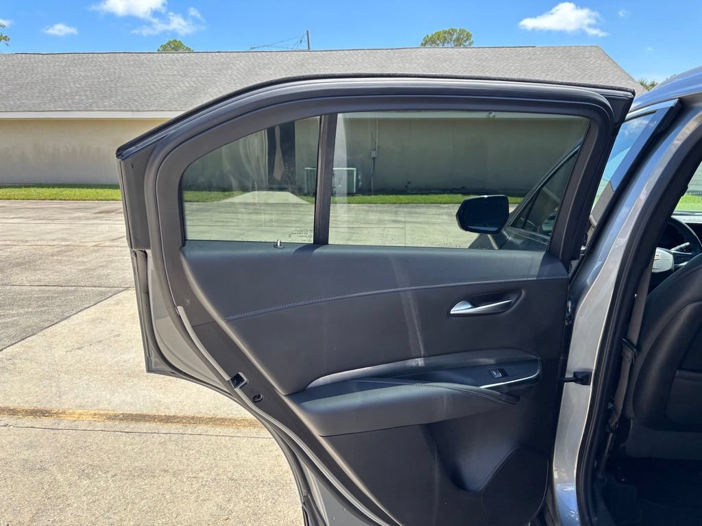 Used 2025 Cadillac XT4 Premium Luxury FWD image 16