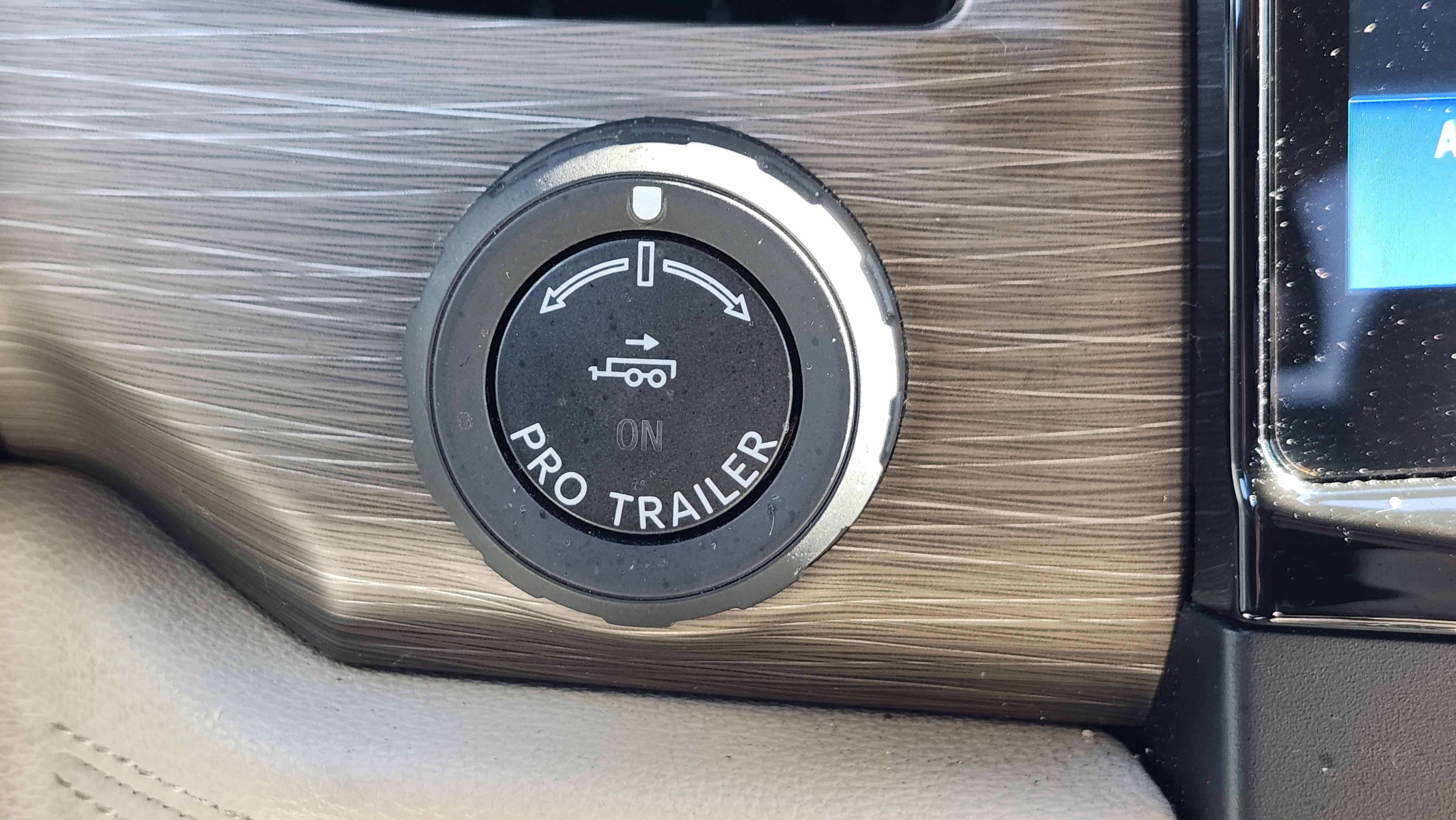 Used 2023 Ford Expedition Limited image 29