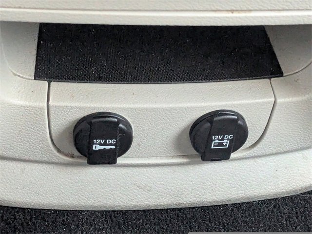 Used 2016 Chrysler Town & Country Touring w/ Driver Convenience Group image 21