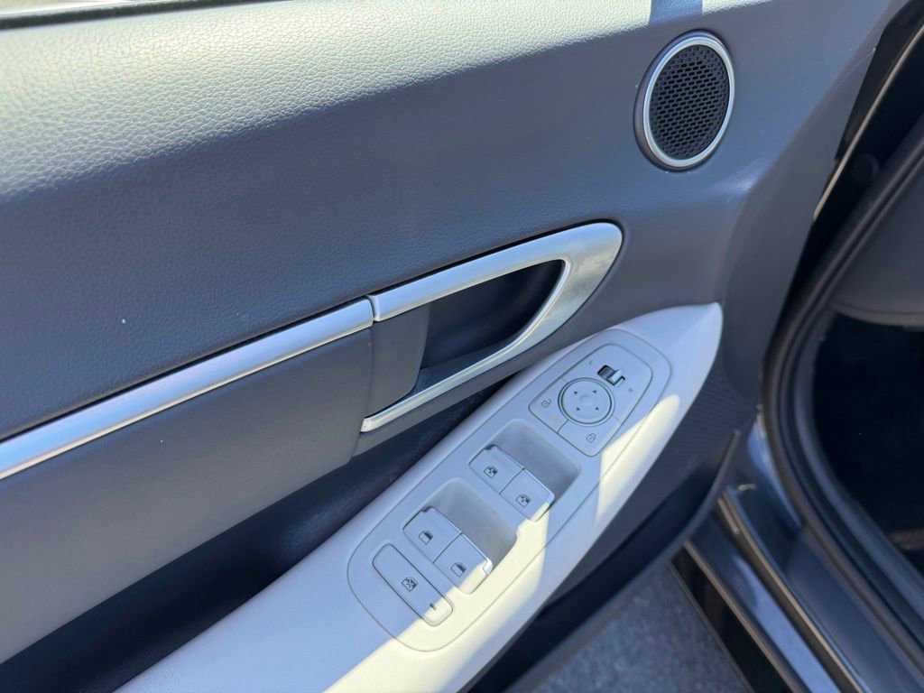 Used 2025 Hyundai Sonata SEL FWD image 13