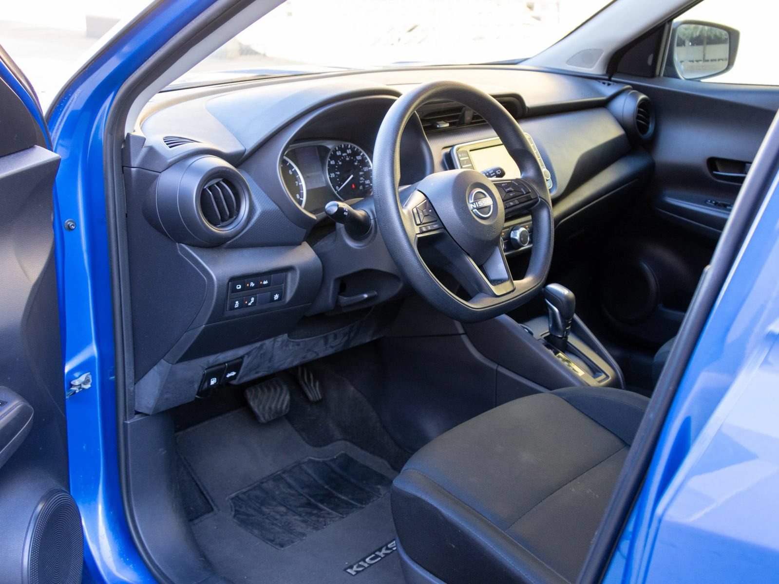 Used 2023 Nissan Kicks S FWD image 8