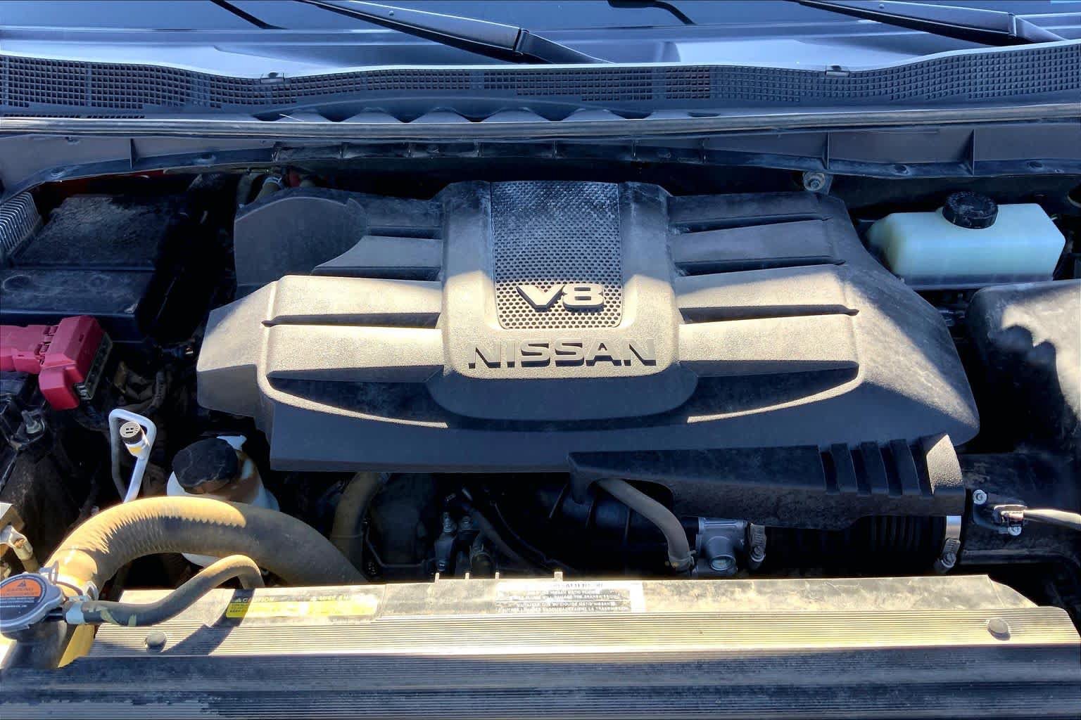 Used 2021 Nissan Titan PRO-4X w/ Pro-4x Convenience Package AWD/4WD image 32