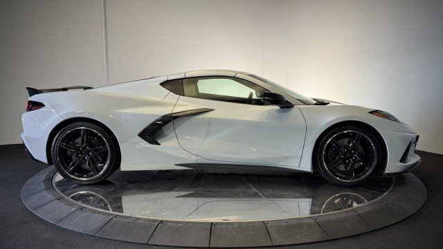 Used 2024 Chevrolet Corvette Stingray Premium Cpe w/ Z51 Performance Package RWD image 28
