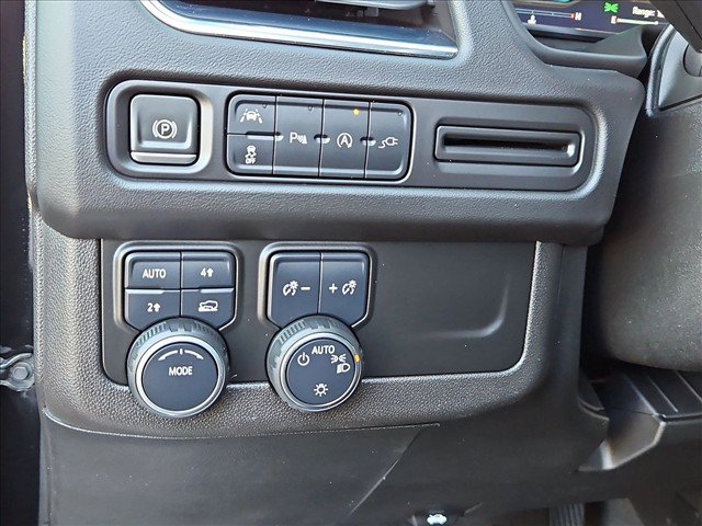 Used 2022 Chevrolet Suburban LT AWD/4WD image 27