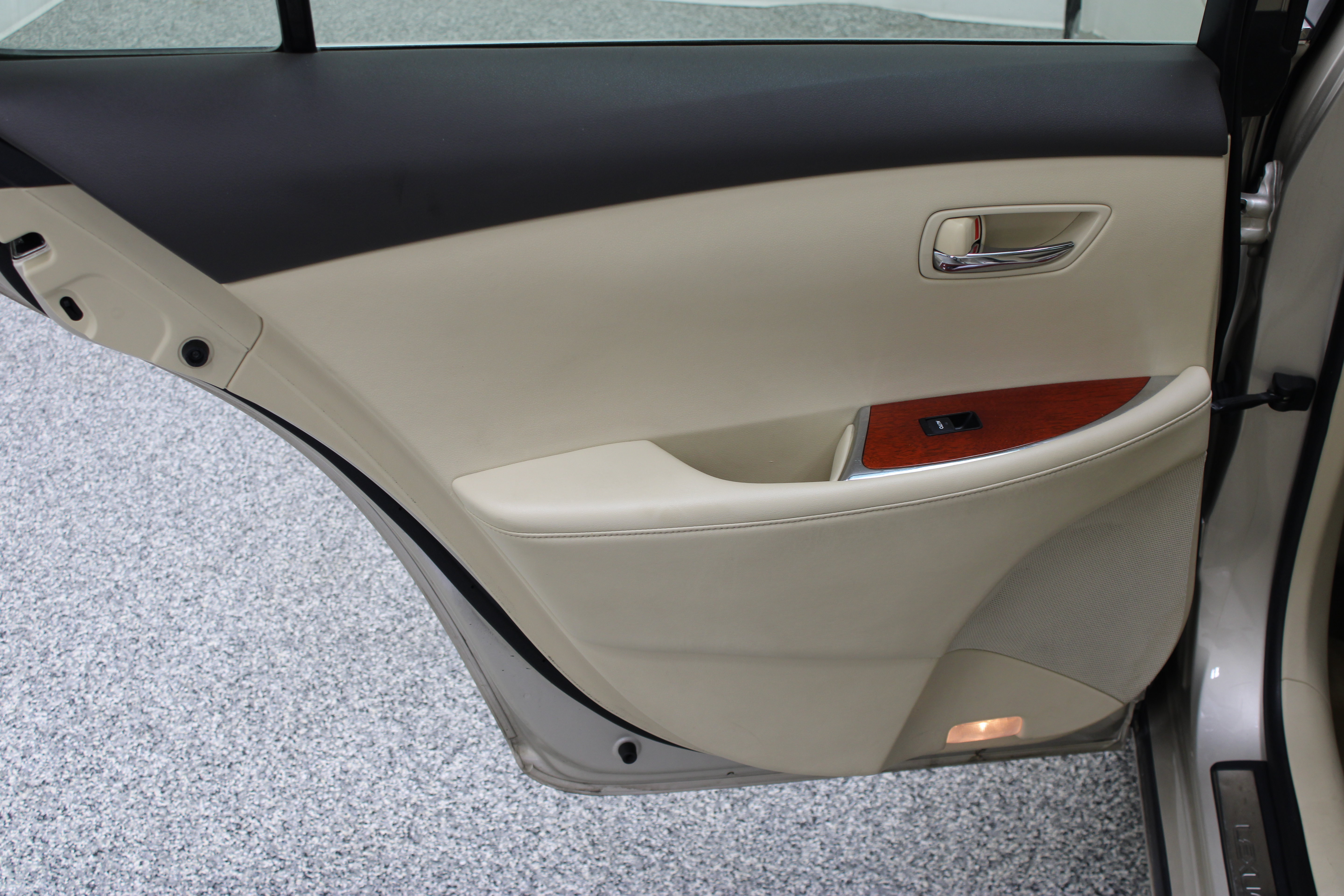 Used 2012 Lexus ES 350 FWD image 25