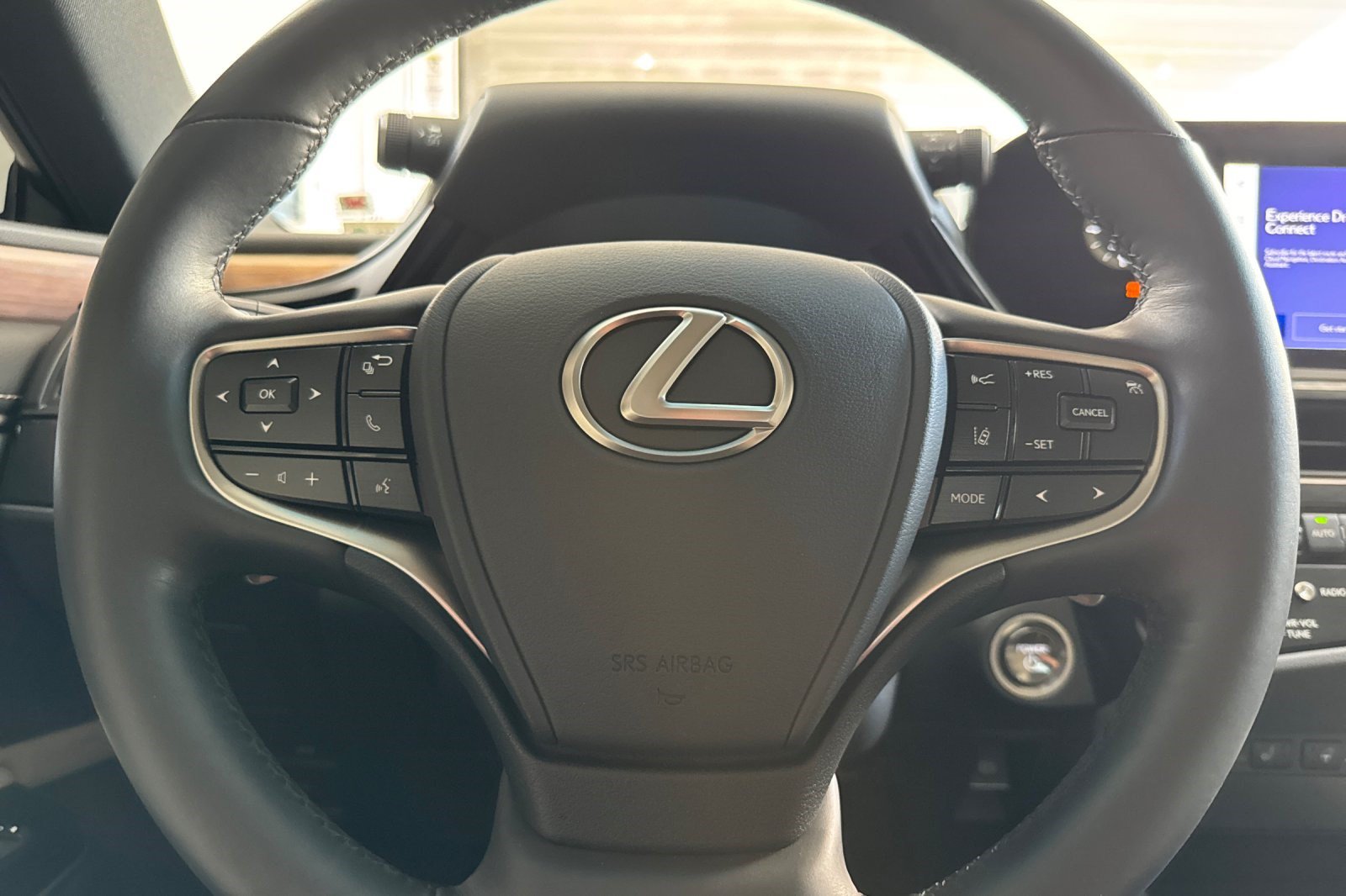Certified 2024 Lexus ES 300h w/ Premium Package FWD image 27