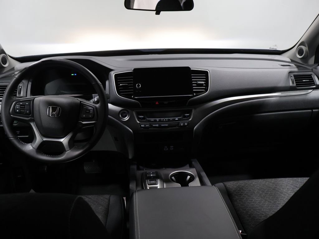 Used 2025 Honda Ridgeline Sport image 18